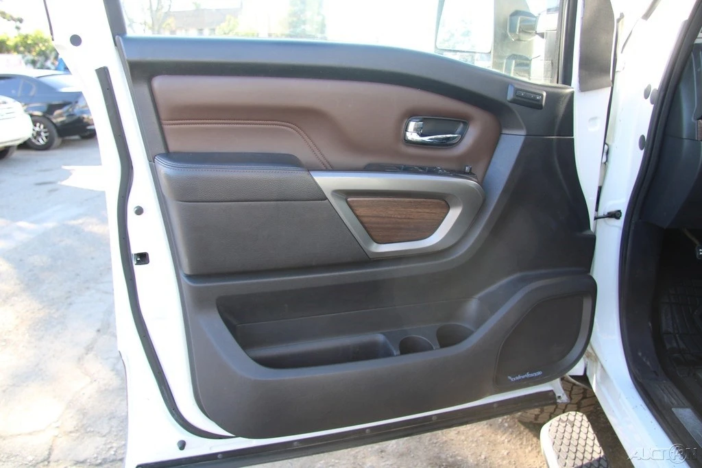 2017 Nissan Titan 2nd Gen - Image 13 of 21