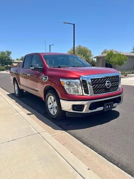2017 Nissan Titan Short Bed