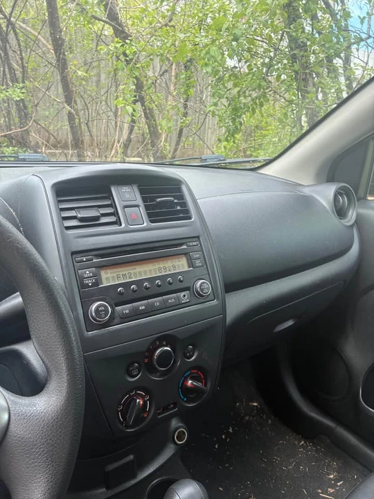 2017 Nissan Versa - Image 10 of 12