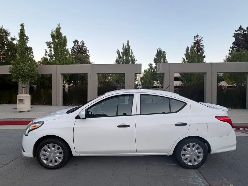 2017 Nissan Versa - Image 8 of 20