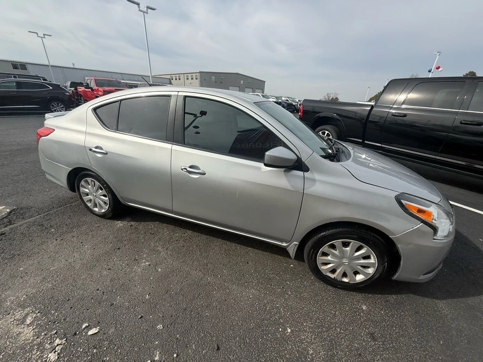2017 Nissan Versa - Image 4 of 12