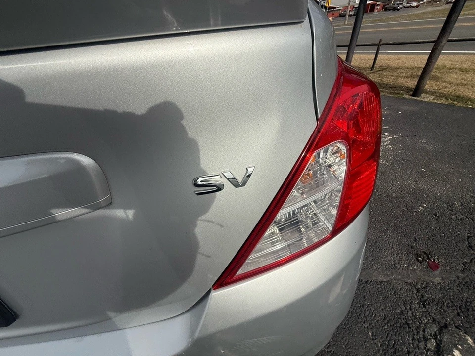 2017 Nissan Versa - Image 11 of 12