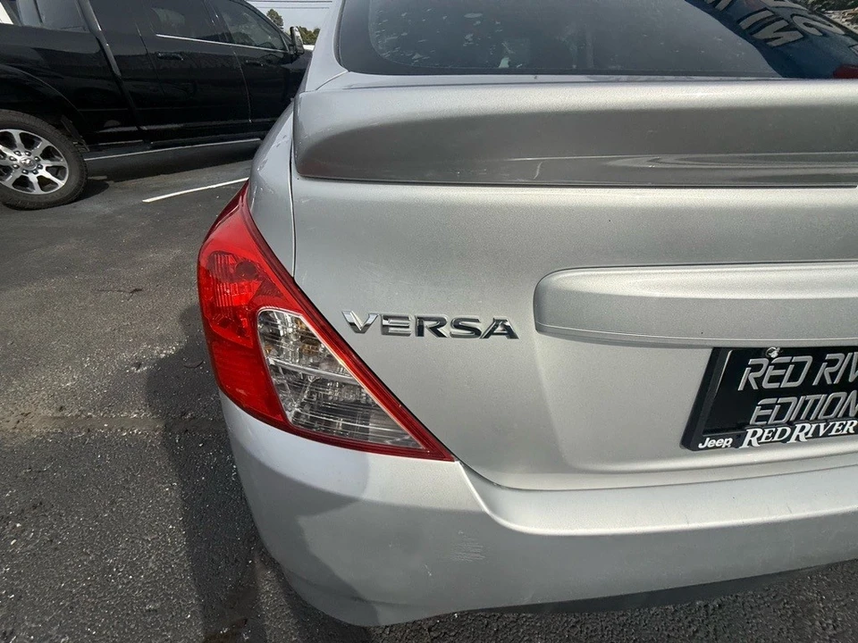 2017 Nissan Versa - Image 7 of 12