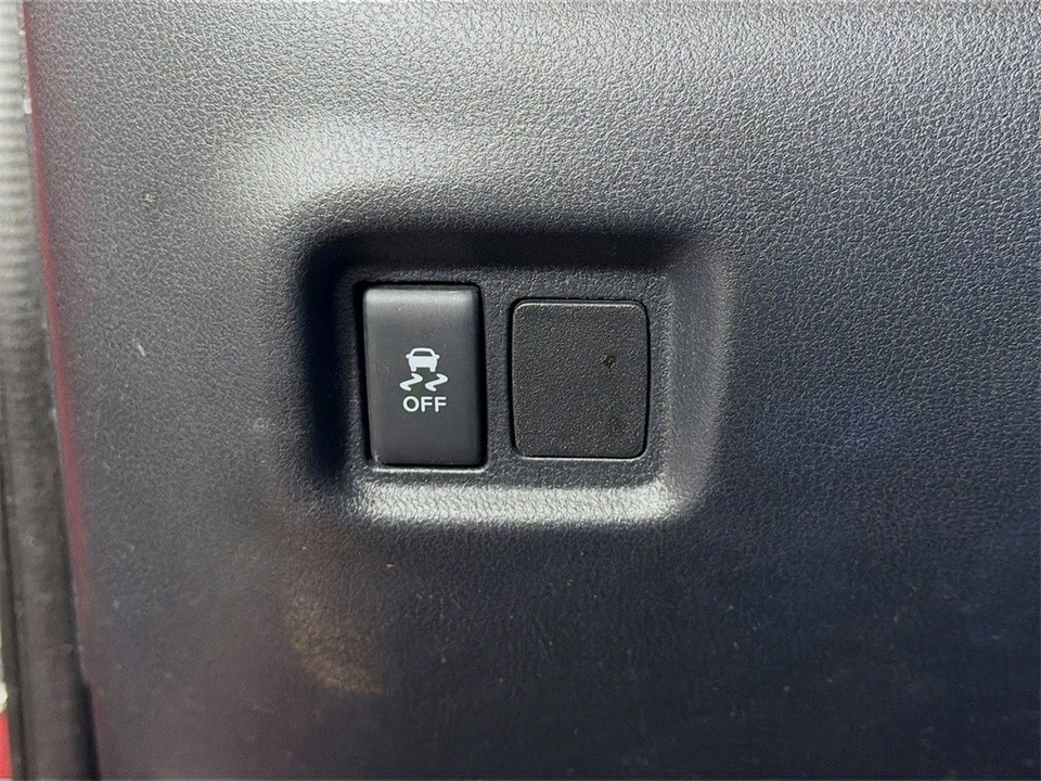 2017 Nissan Versa - Image 11 of 12