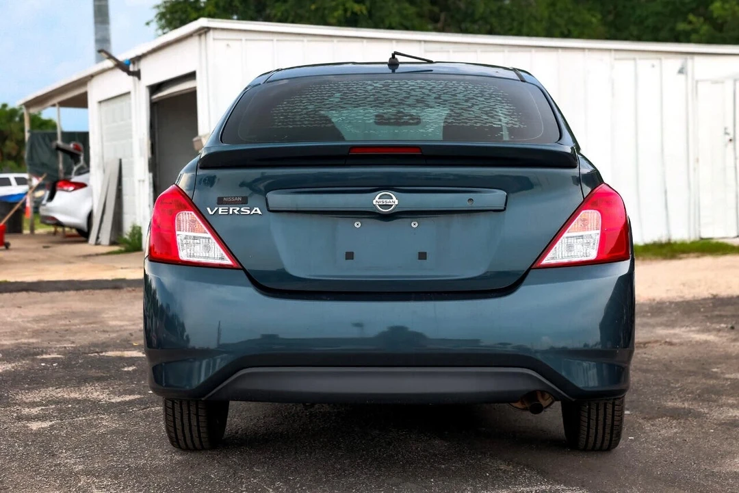 2017 Nissan Versa - Image 7 of 12
