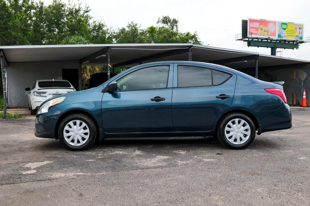 2017 Nissan Versa - Image 3 of 12