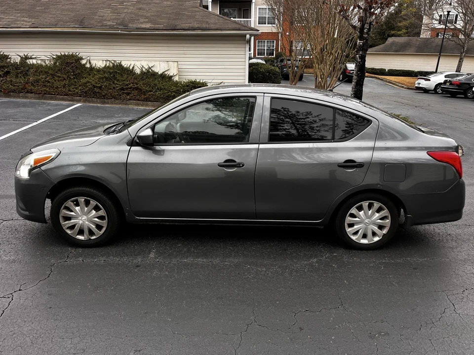 2017 Nissan Versa - Image 4 of 8