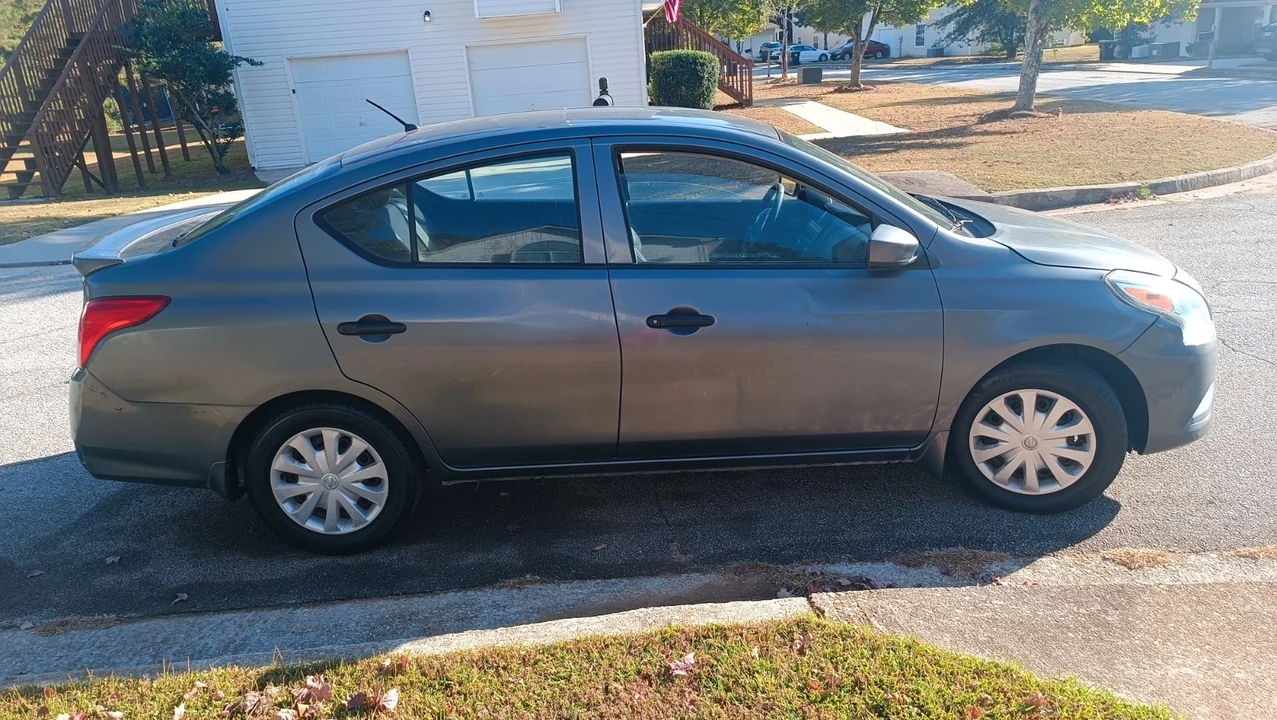 2017 Nissan Versa - Image 6 of 19