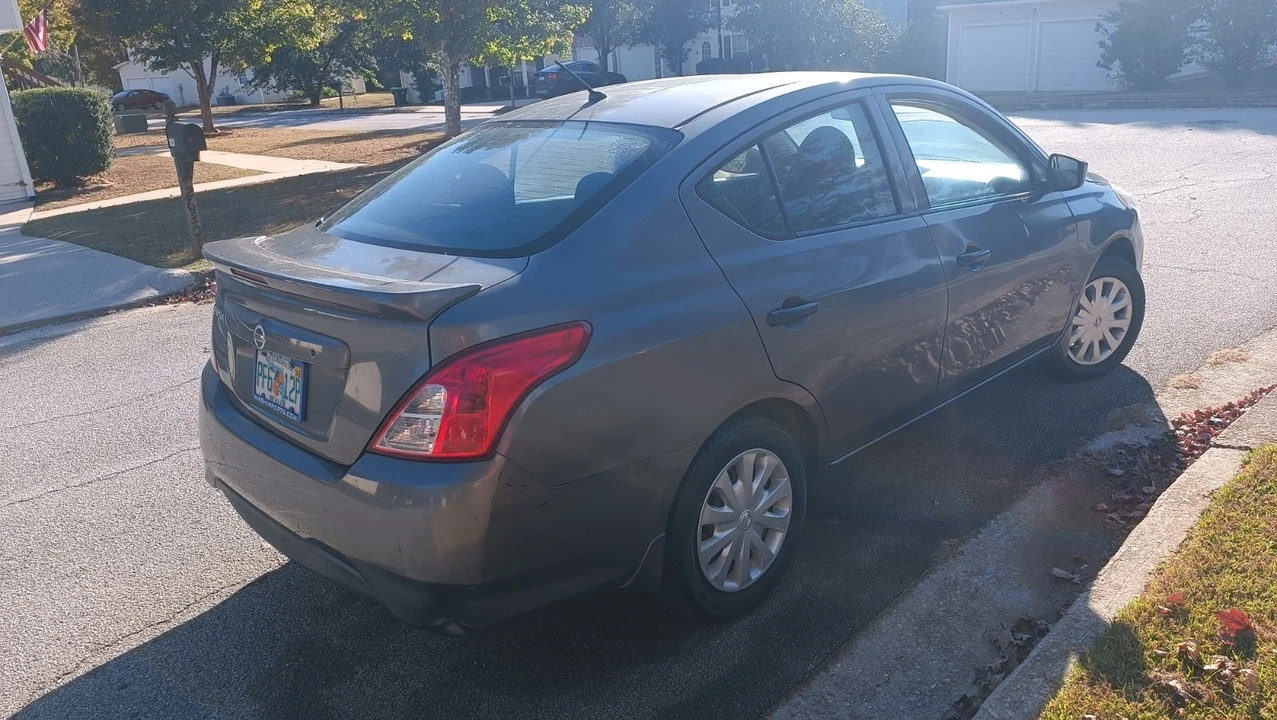 2017 Nissan Versa - Image 5 of 19