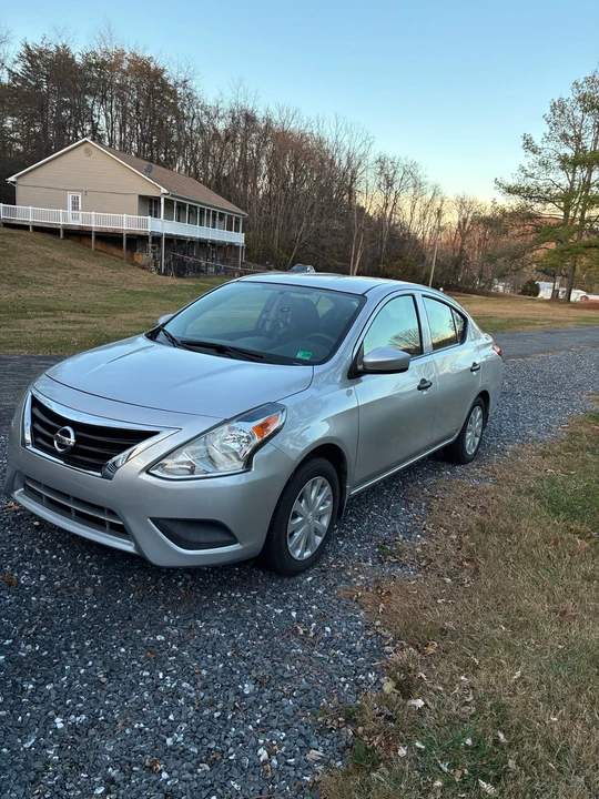 2017 Nissan Versa - Image 4 of 4