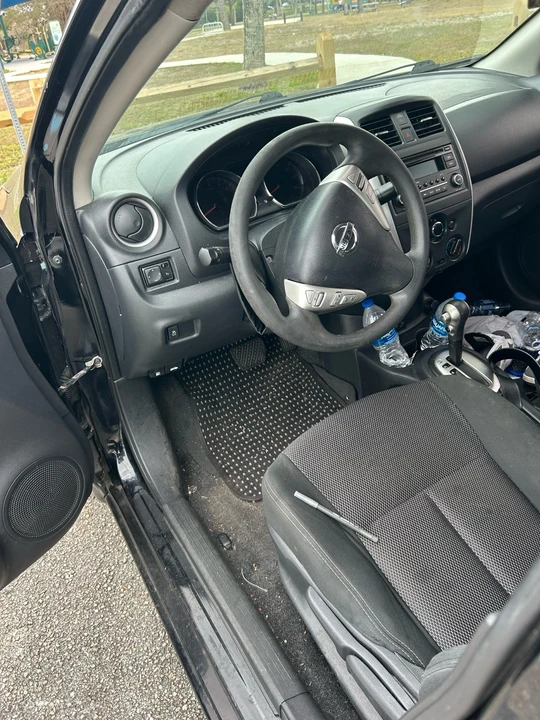 2017 Nissan Versa - Image 5 of 5