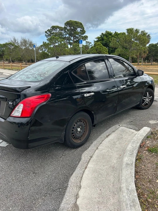 2017 Nissan Versa - Image 3 of 5