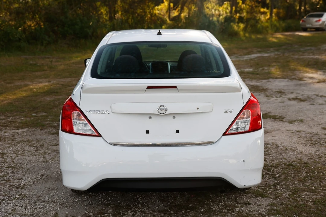 2017 Nissan Versa - Image 9 of 12