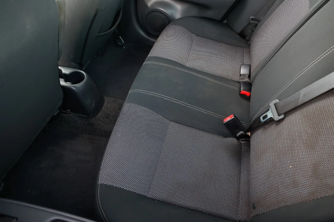 2017 Nissan Versa - Image 10 of 12