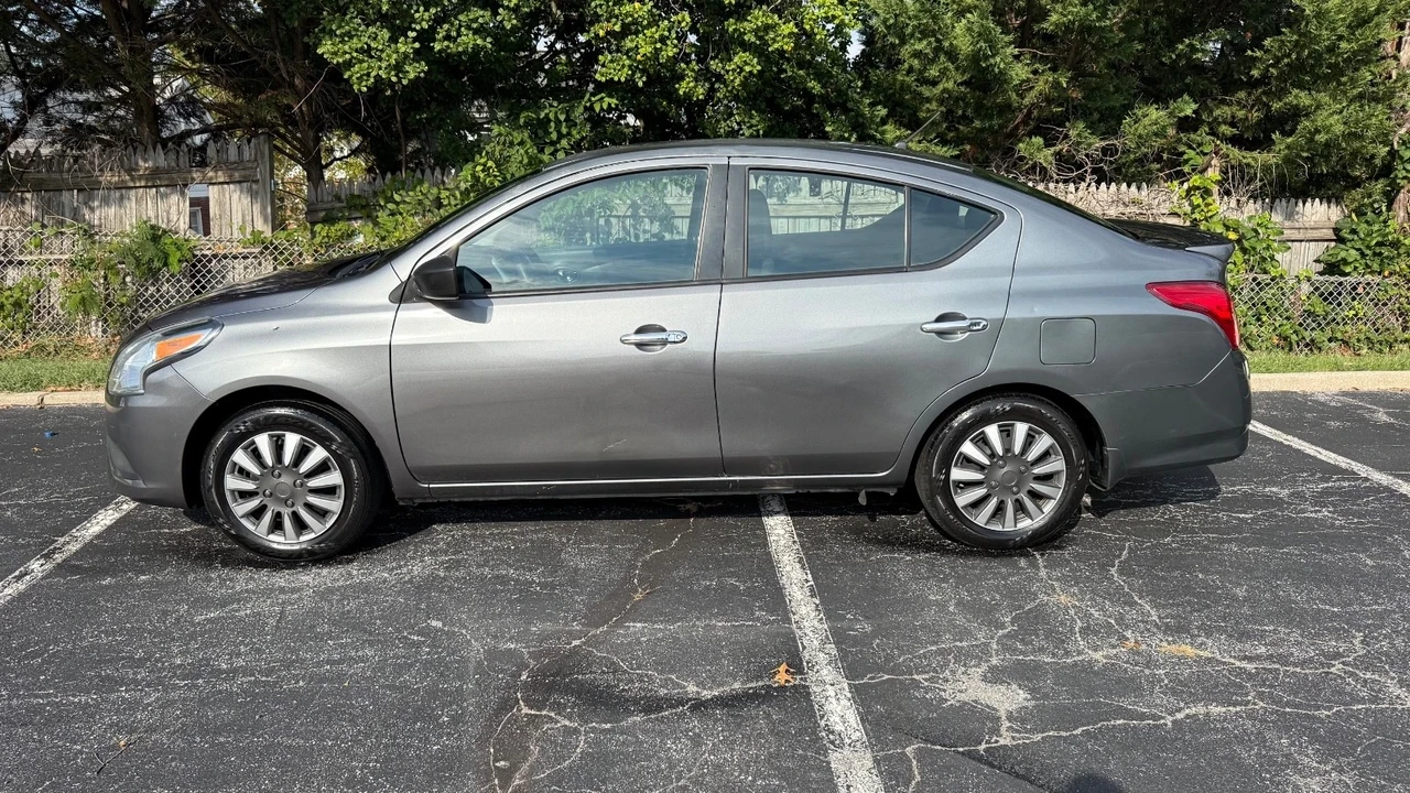 2017 Nissan Versa - Image 6 of 18