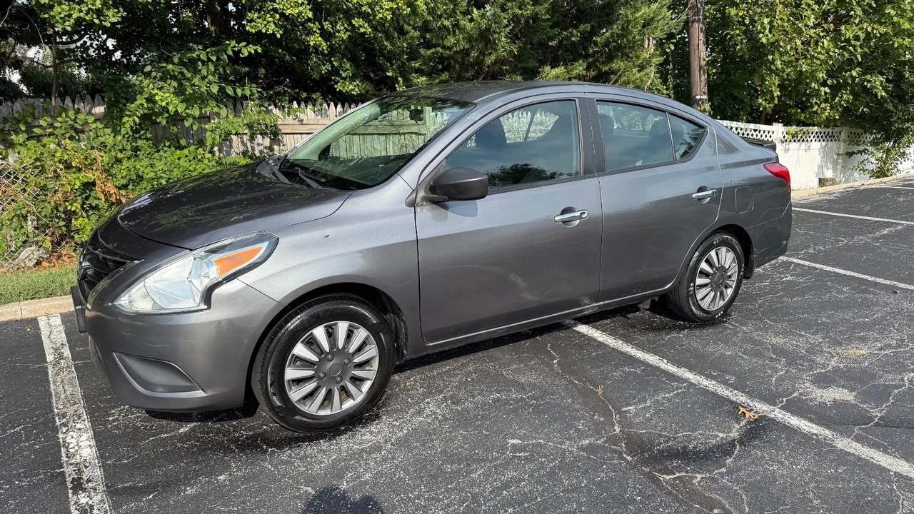 2017 Nissan Versa - Image 8 of 18