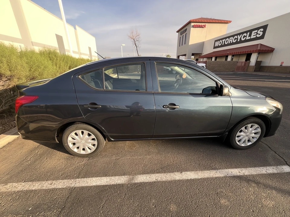 2017 Nissan Versa - Image 6 of 15