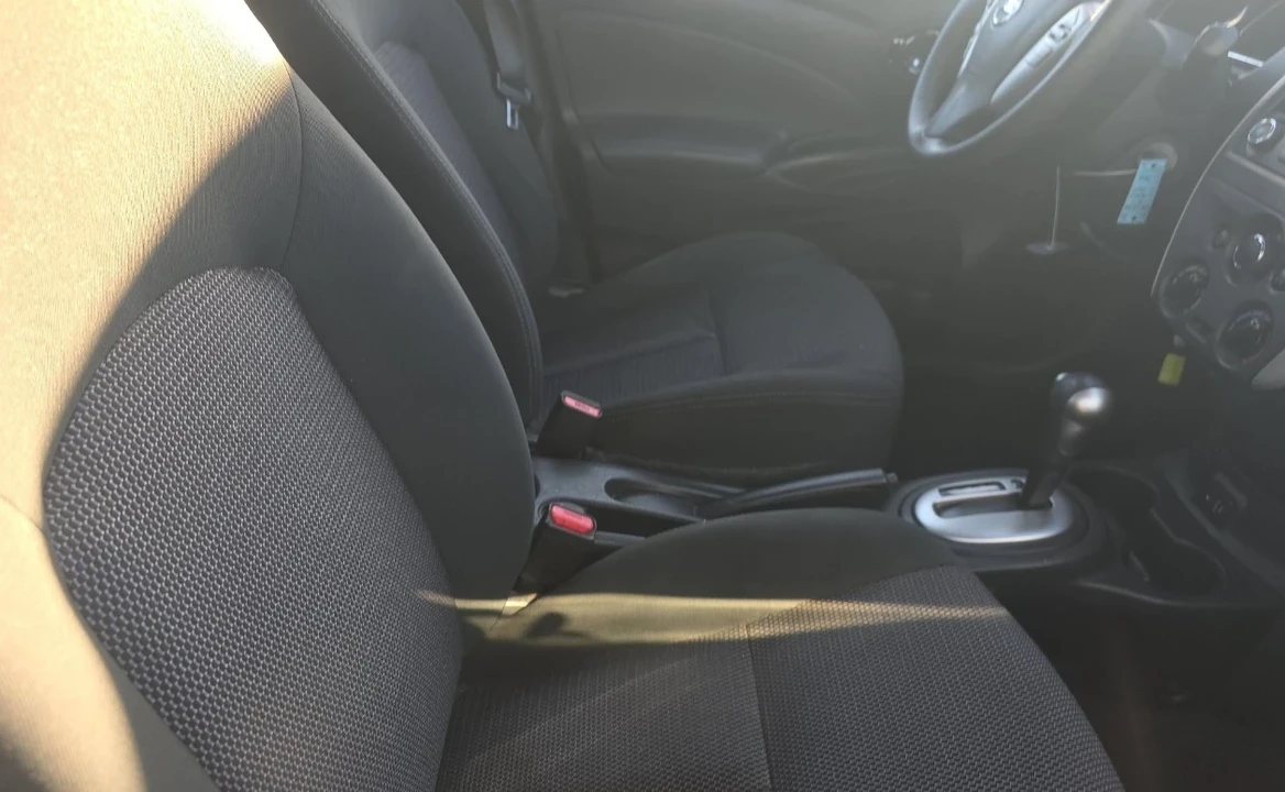 2017 Nissan Versa - Image 10 of 12