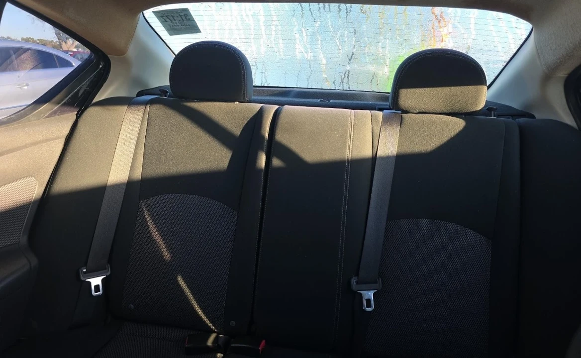 2017 Nissan Versa - Image 11 of 12