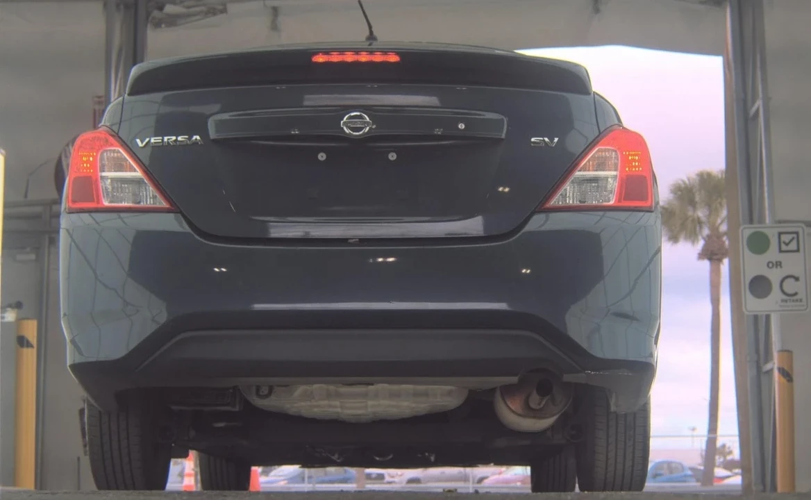 2017 Nissan Versa - Image 4 of 12