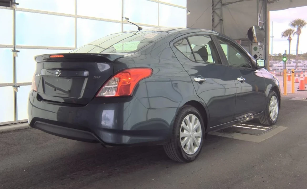 2017 Nissan Versa - Image 5 of 12