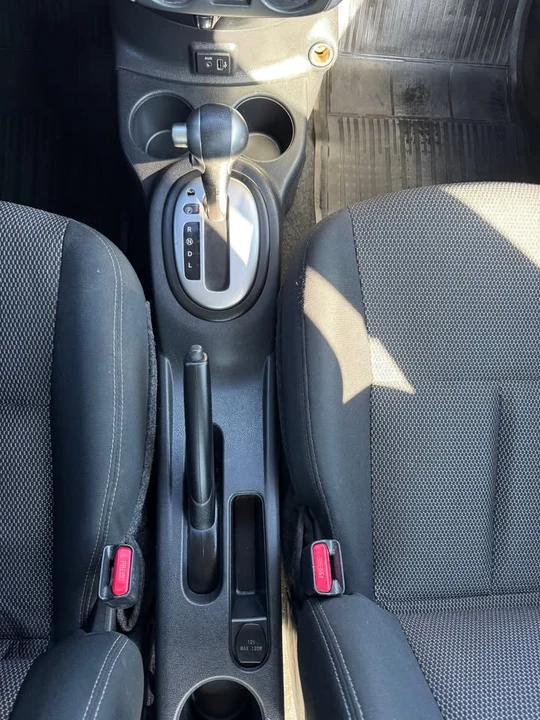 2017 Nissan Versa - Image 15 of 19