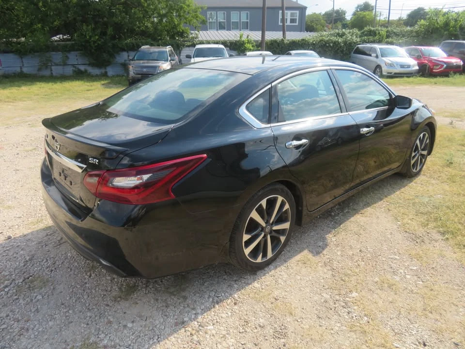2017 Nissan Altima 5th Gen - Image 4 of 6
