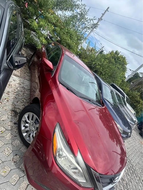 2017 Nissan Altima 5th Gen - Image 2 of 5