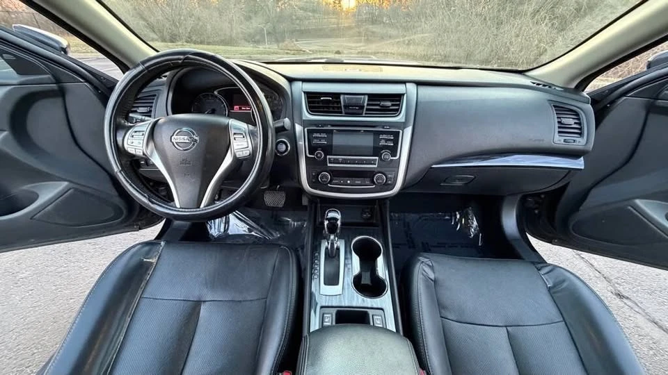 2017 Nissan Altima 5th Gen - Image 10 of 20