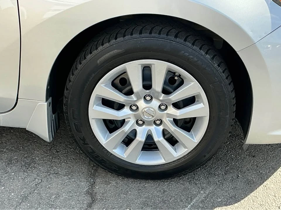 2017 Nissan Altima 5th Gen - Image 9 of 15