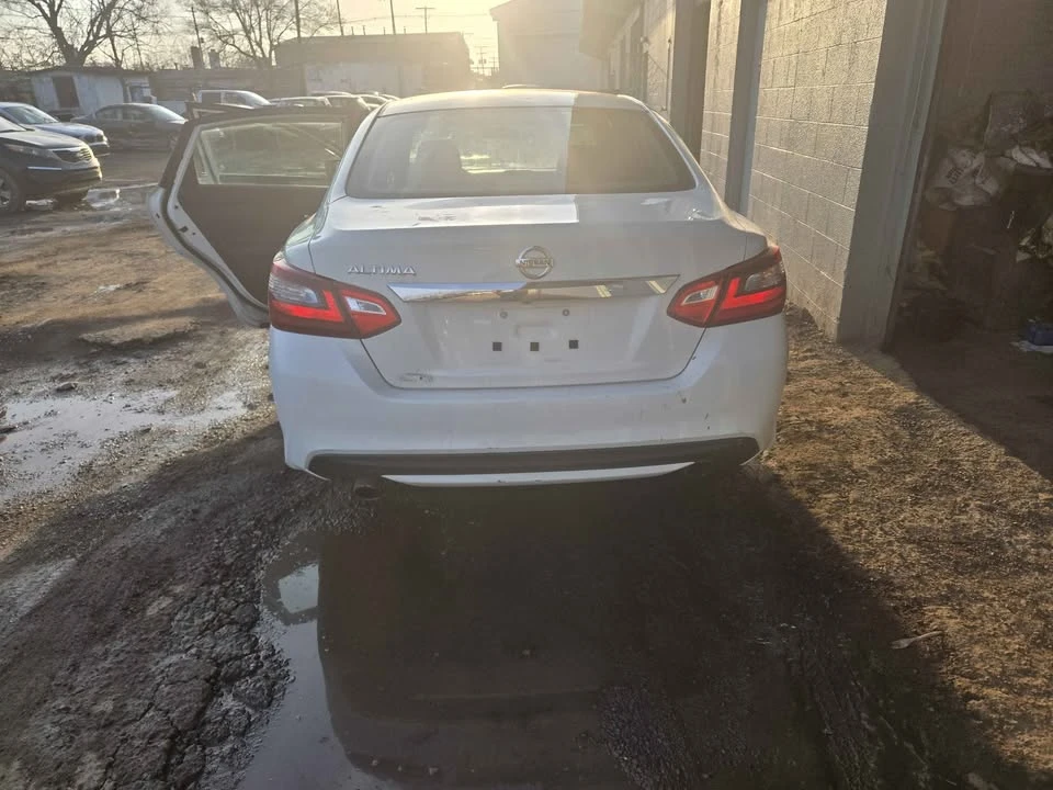 2017 Nissan Altima 5th Gen - Image 10 of 20
