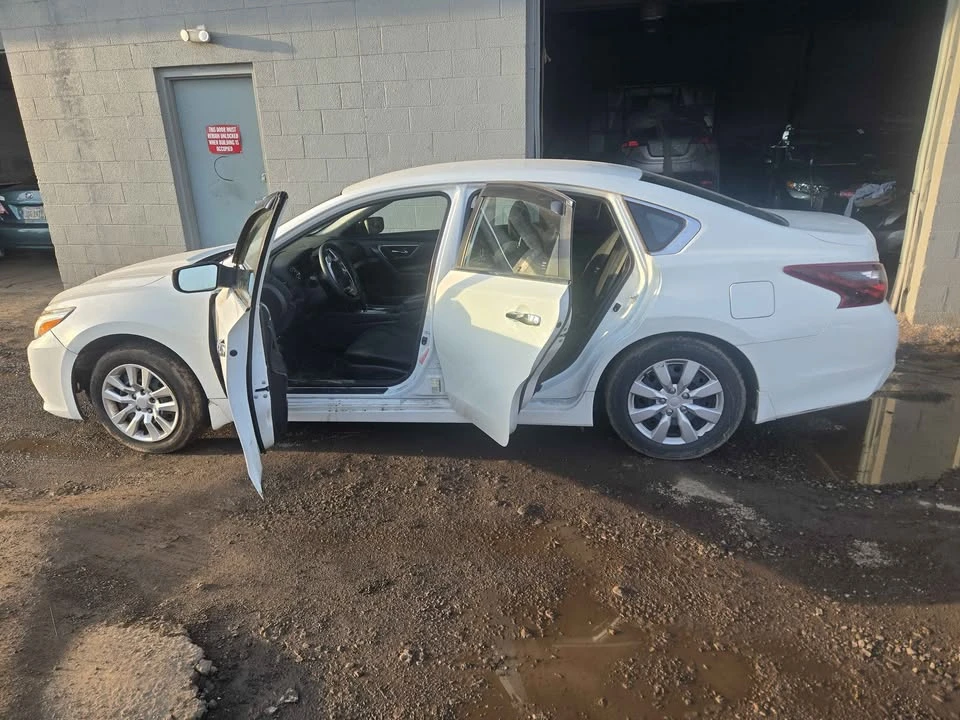 2017 Nissan Altima 5th Gen - Image 15 of 20