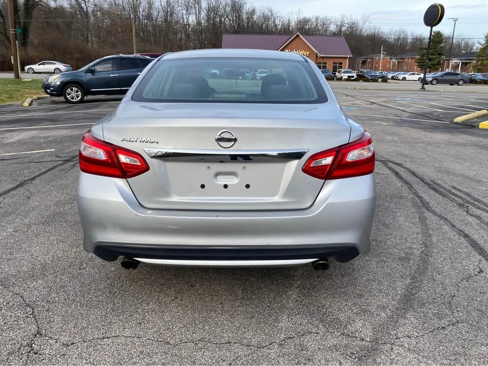 2017 Nissan Altima 5th Gen - Image 4 of 5