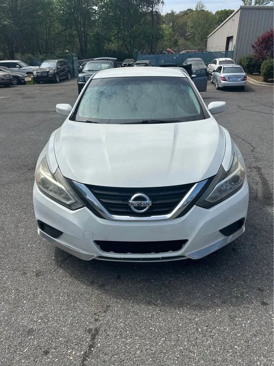 2017 Nissan Altima 5th Gen - Image 2 of 9