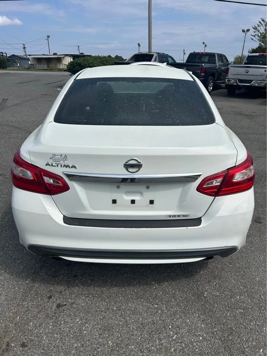 2017 Nissan Altima 5th Gen - Image 4 of 9