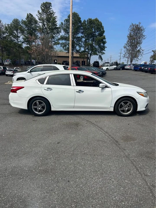 2017 Nissan Altima 5th Gen - Image 3 of 9