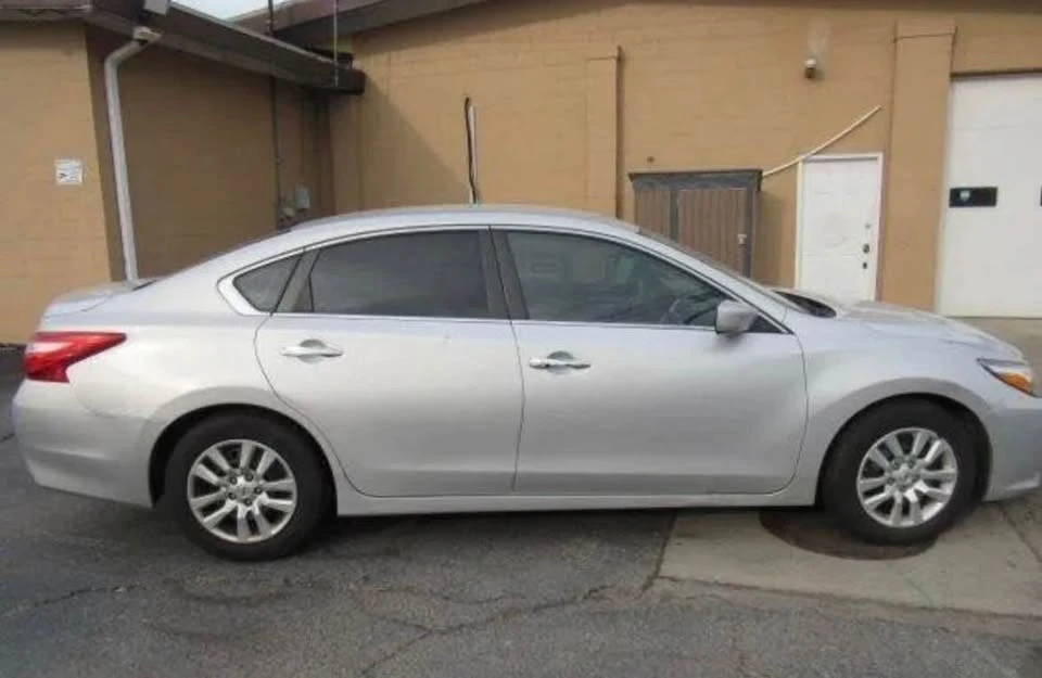 2017 Nissan Altima 5th Gen - Image 3 of 3