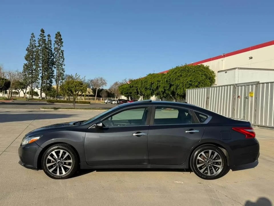 2017 Nissan Altima 5th Gen - Image 11 of 20
