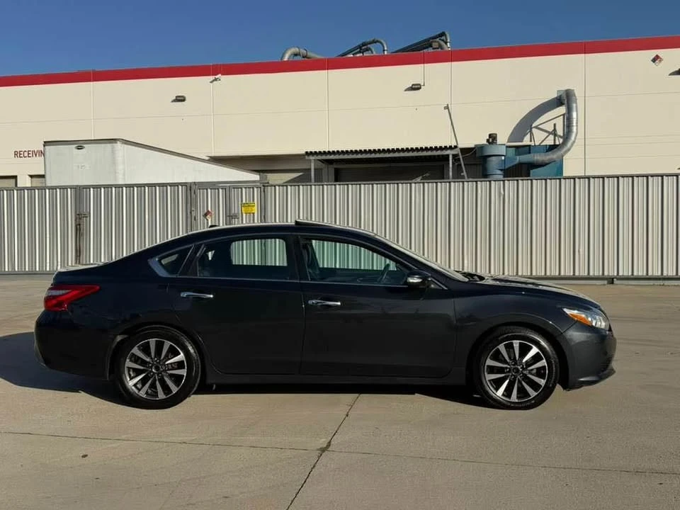 2017 Nissan Altima 5th Gen - Image 5 of 20