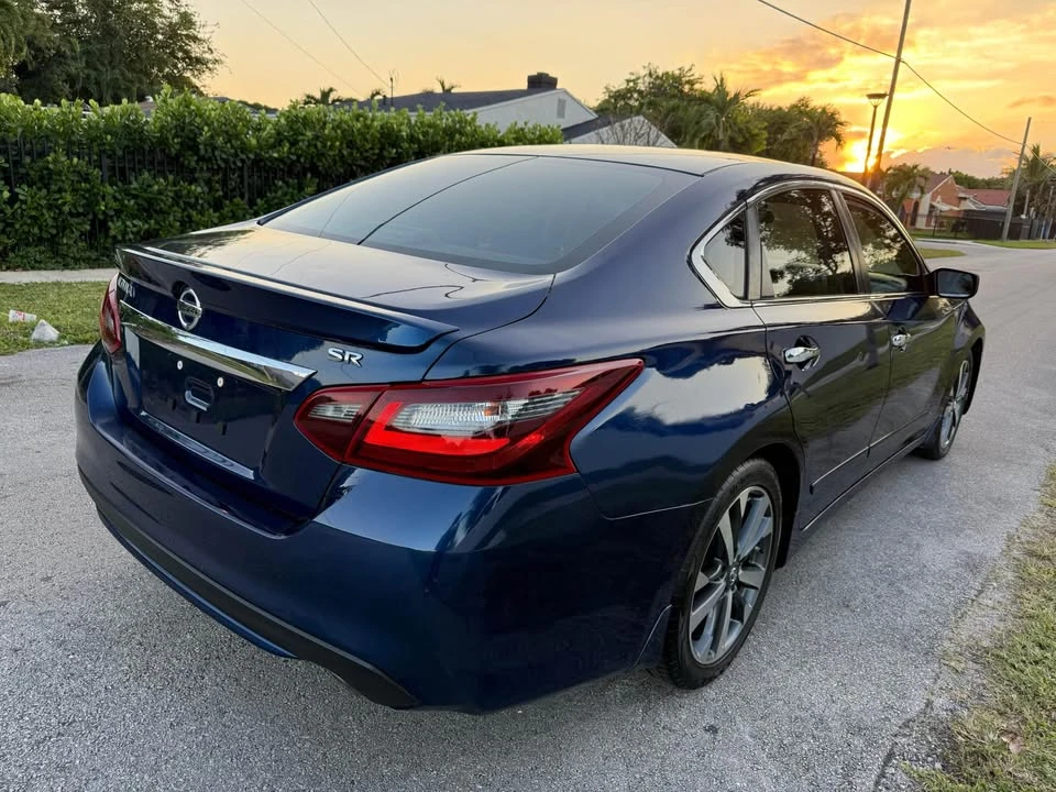 2017 Nissan Altima 5th Gen - Image 2 of 8