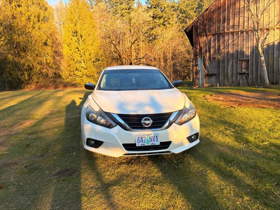 2017 Nissan Altima 5th Gen - Image 2 of 4