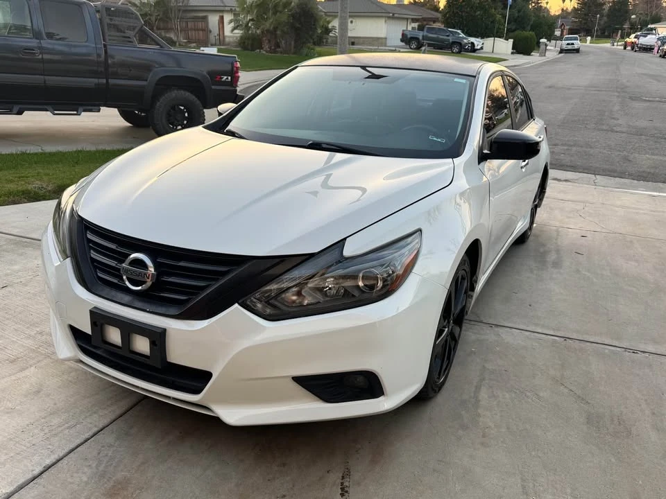 2017 Nissan Altima 5th Gen - Image 2 of 6