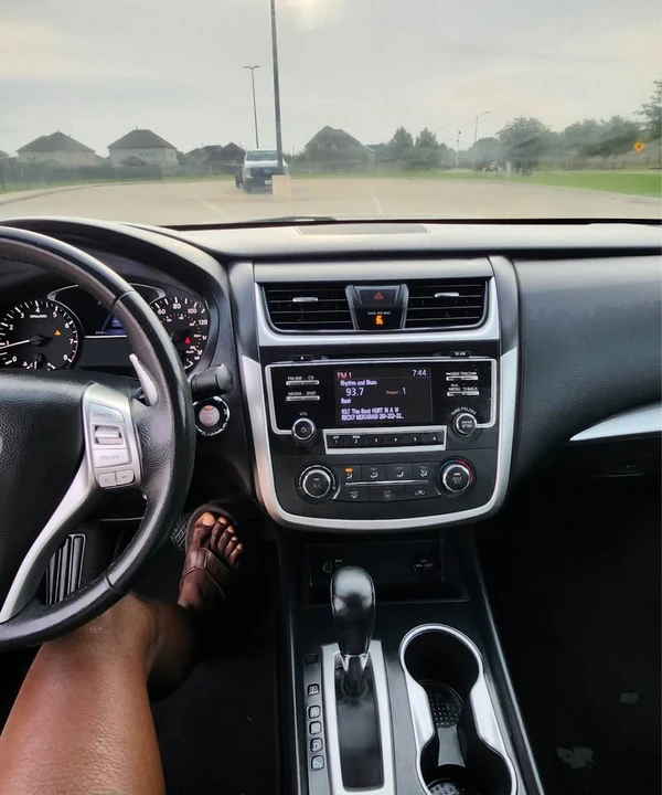 2017 Nissan Altima 5th Gen - Image 2 of 9