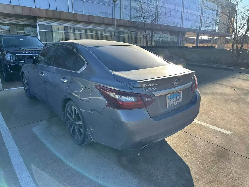 2017 Nissan Altima 5th Gen - Image 2 of 4