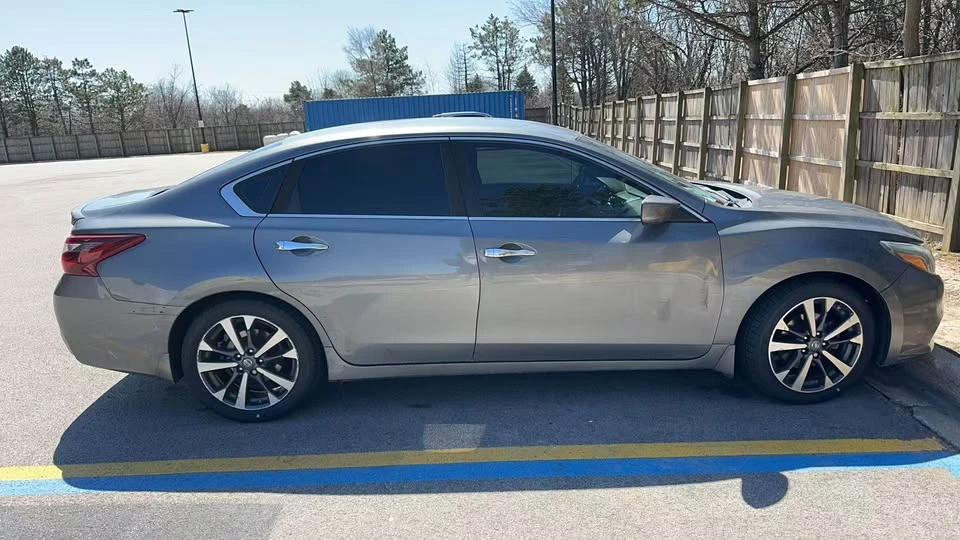 2017 Nissan Altima 5th Gen - Image 3 of 4