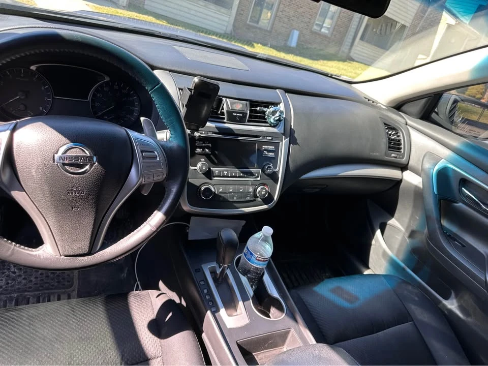 2017 Nissan Altima 5th Gen - Image 4 of 4