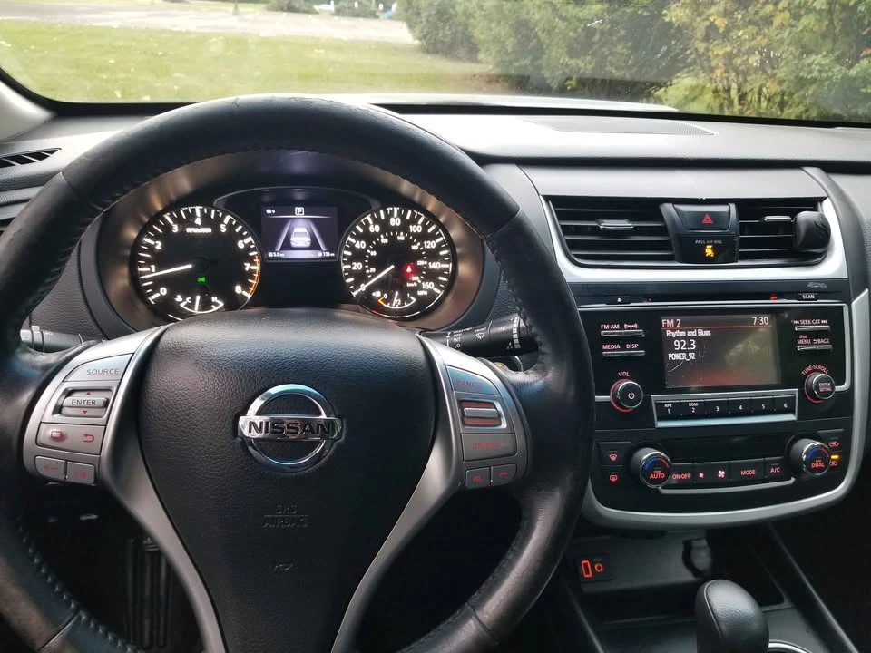 2017 Nissan Altima 5th Gen - Image 16 of 19