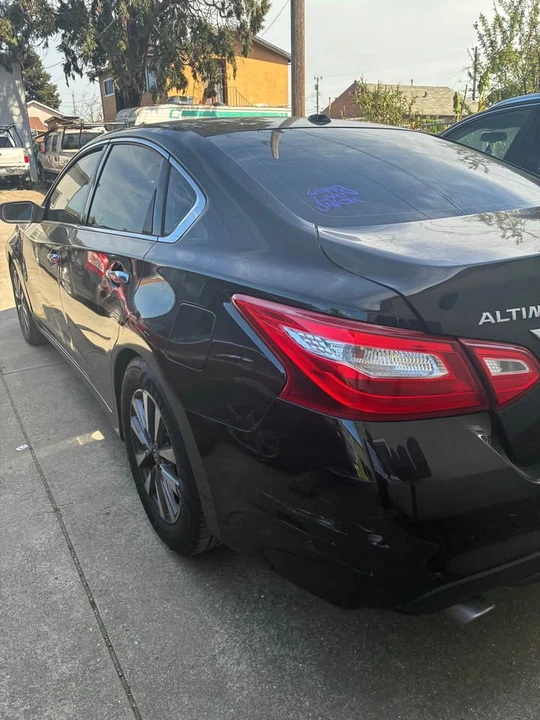 2017 Nissan Altima 5th Gen - Image 4 of 5