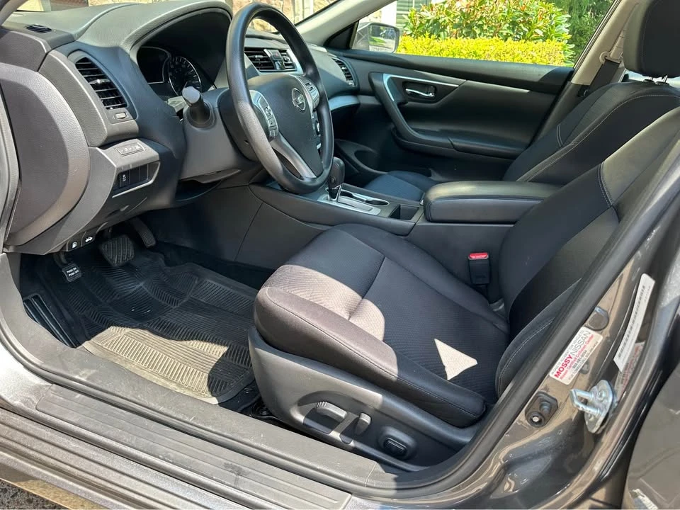 2017 Nissan Altima 5th Gen - Image 5 of 11