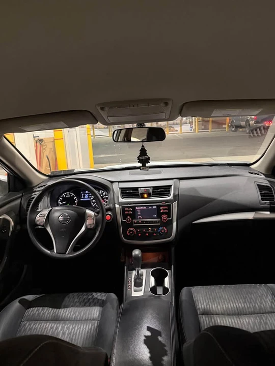 2017 Nissan Altima 5th Gen - Image 4 of 4